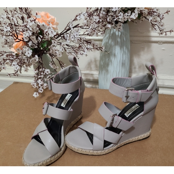Authentic Balenciaga Sandals - Picture 13 of 14